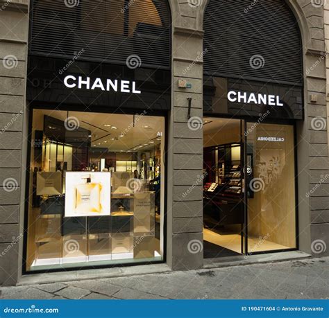 chanel store in italy